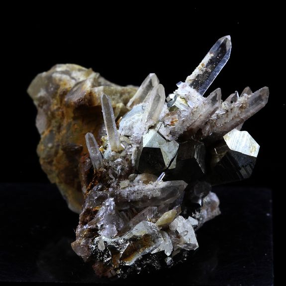 Siderite, Quartz, Pyrite. 67.0 ct.