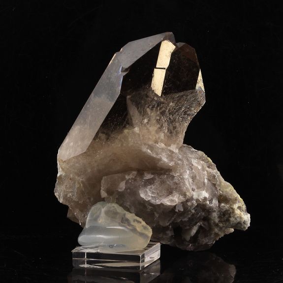 Quartz fumé. 610.0 ct.
