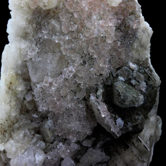 Fluorite rose + Calcite. 192.0 ct.
