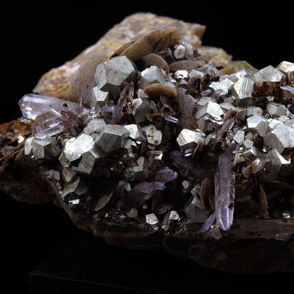 Siderite, Quartz, Pyrite. 1302.0 ct.