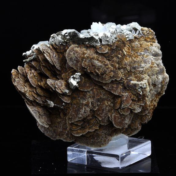 Siderite, Quartz, Pyrite. 333.0 ct.