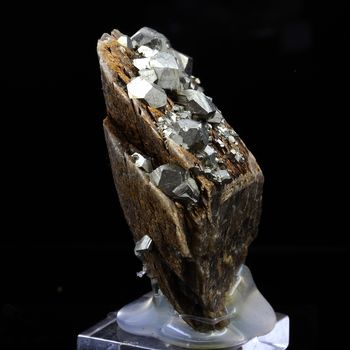 Siderite, Pyrite. 191.0 ct.