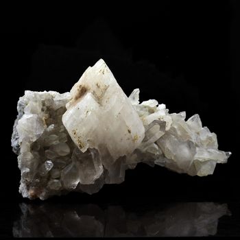 Quartz + Calcite. 1085.0 ct.