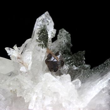 Quartz + Titanite (Sphene). 121.0 ct.