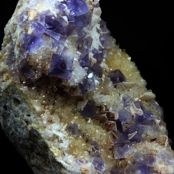 Fluorite + Baryte + Quartz. 381.0 ct.