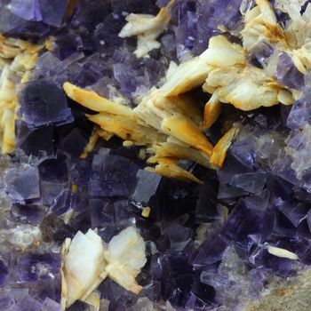 Fluorite + Baryte + Quartz. 2343.0 ct.