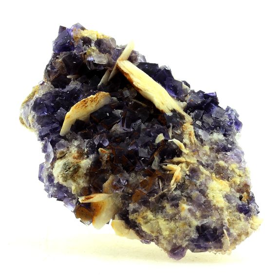 Fluorite + Baryte + Quartz. 673.0 ct.