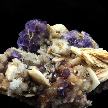 Fluorite + Baryte + Quartz. 1268.0 ct.