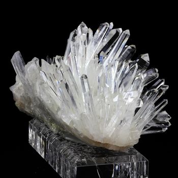 Quartz. 3526.0 ct.