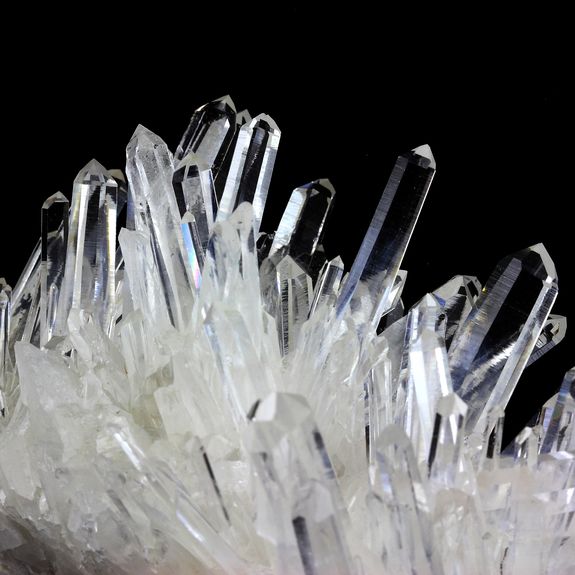 Quartz. 3526.0 ct.