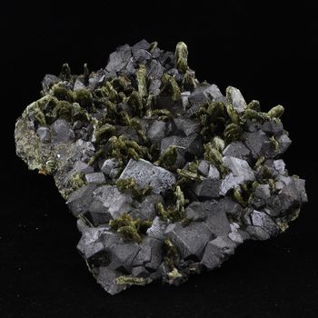 Diopside + Magnetite. 6660.0 ct.