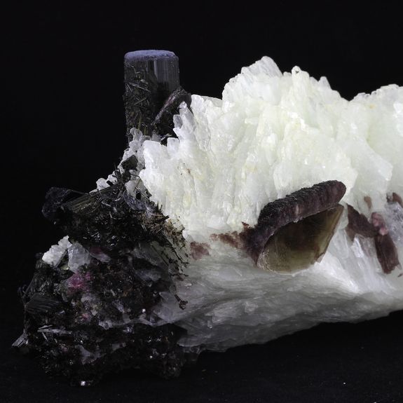 Cleavelandite + Tourmaline + Lepidolite. 5692.0 ct.