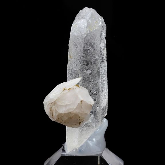 Calcite + Quartz. 133.0 ct.