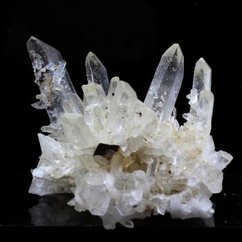 Quartz. 165.0 ct.