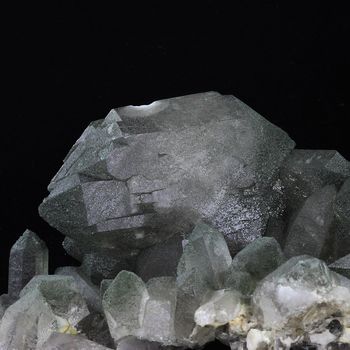 Quartz Gwindel fumé + Chlorite. 2780.0 ct.