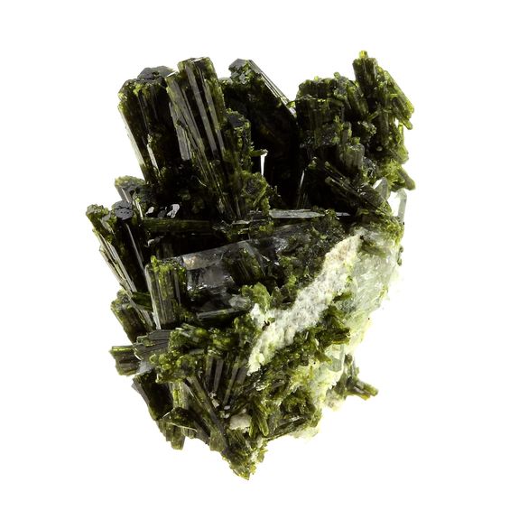Epidote + Quartz. 104.0 ct.