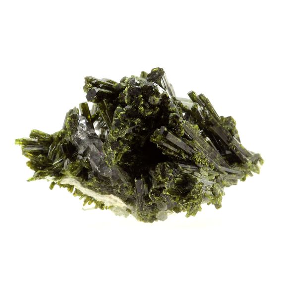 Epidote + Quartz. 104.0 ct.