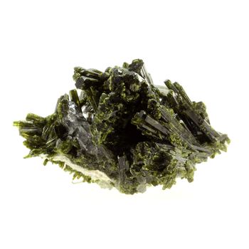 Epidote + Quartz. 104.0 ct.