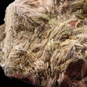 Wulfenite + Baryte. 2333.0 ct.