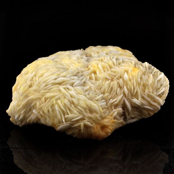 Baryte. 1079.0 ct.