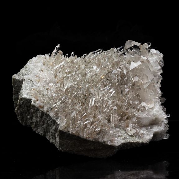 Quartz Fumé. 1272.0 ct.