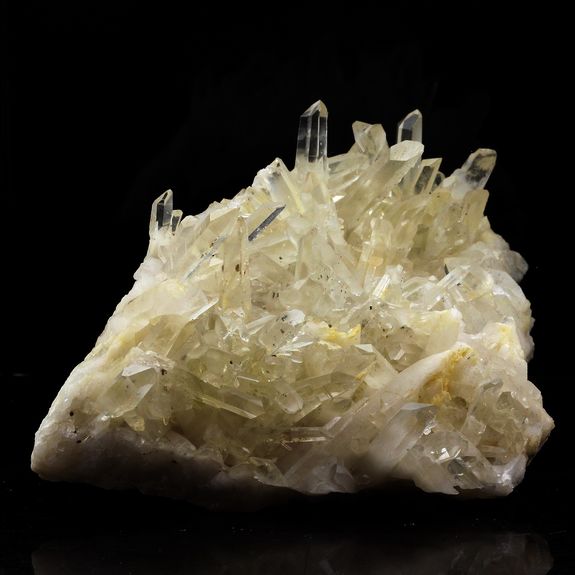 Quartz. 1816.0 ct.