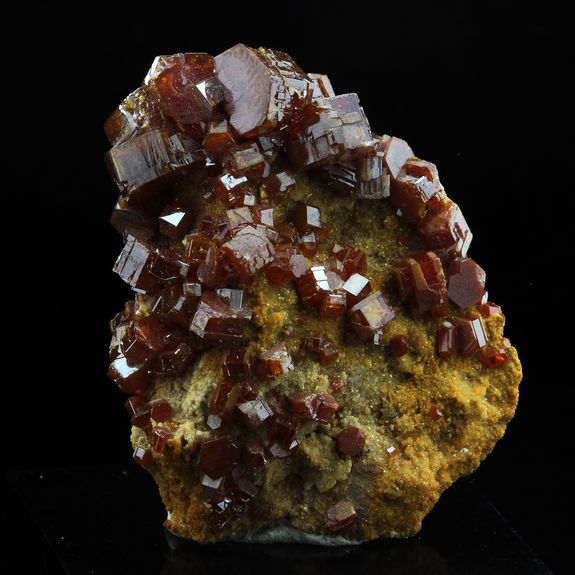 Vanadinite. 61.0 ct.