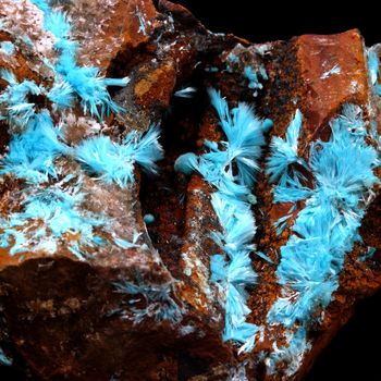 Aurichalcite. 388.0 ct.