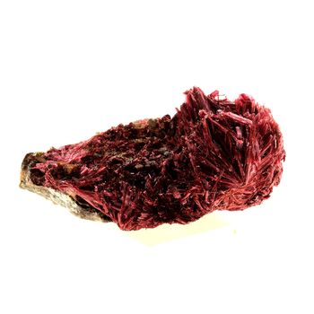 Erythrite. 150.0 ct.