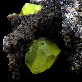 Soufre. 503.0 ct.
