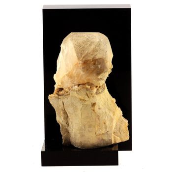 Calcite. 918.0 ct.