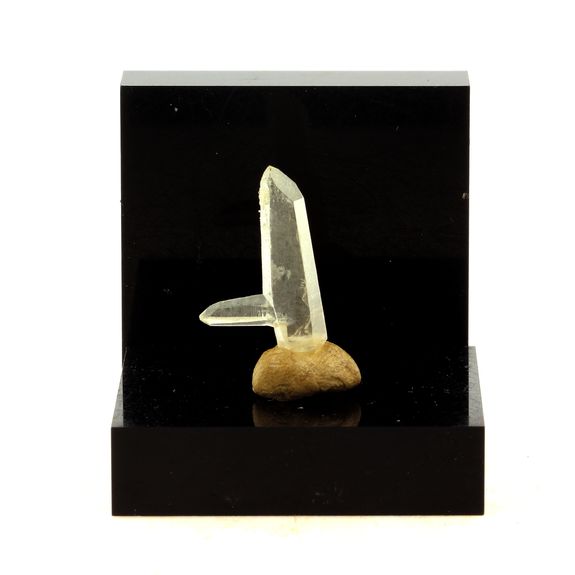 Quartz Macle. 9.5 ct.