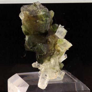 Uvite, Quartz, Magnesite.