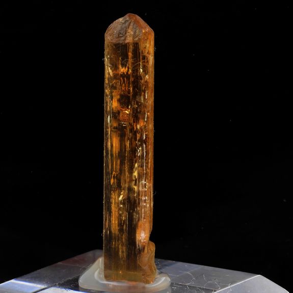 Topaze Imperiale. 163.0 ct.