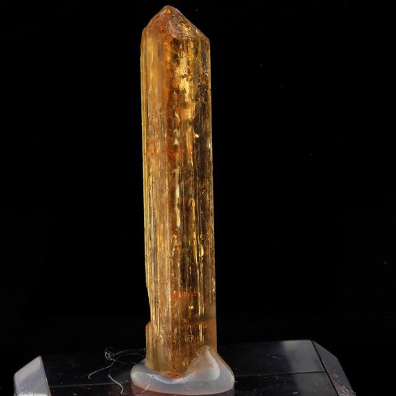 Topaze Imperiale. 163.0 ct.