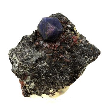 Corindon Rubis-Saphir polychrome. 1140.0 ct.