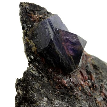 Corindon Rubis-Saphir polychrome. 1140.0 ct.