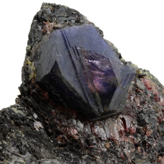 Corindon Rubis-Saphir polychrome. 1140.0 ct.