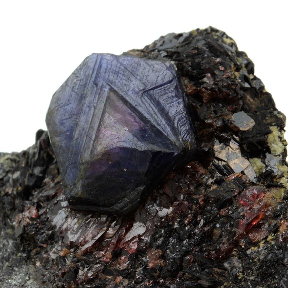 Corindon Rubis-Saphir polychrome. 1140.0 ct.