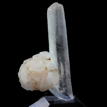 Quartz + Calcite. 101.5 ct.
