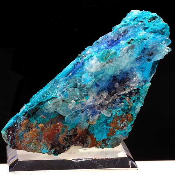 Dioptase, Quartz, Shattuckite. 1513.5 ct.