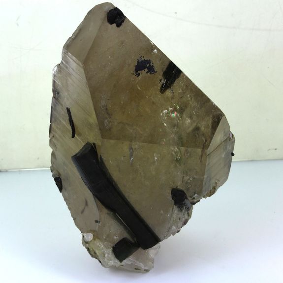 Quartz Citrine + Tourmaline. 9896.5 ct. (2 kg).