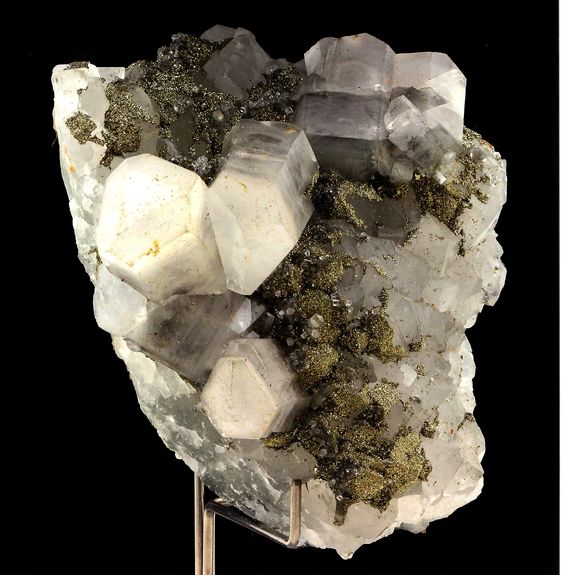 Calcite, Pyrite, Fluorite. 1515.5 ct.