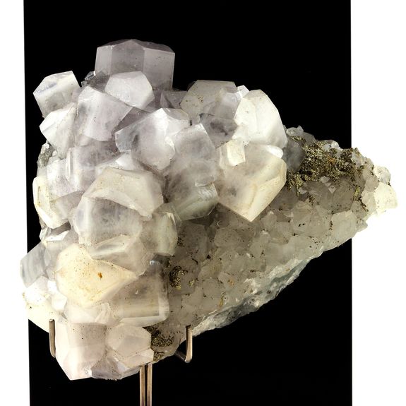 Calcite, Pyrite, Fluorite. 2275.0 ct.
