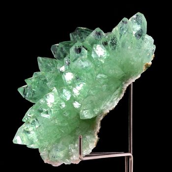 Apophyllite (Fluorapophyllite). 466.0 ct.