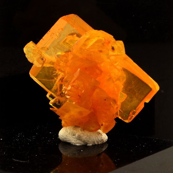 Wulfenite. 31.5 ct.