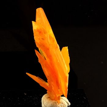 Wulfenite. 31.5 ct.