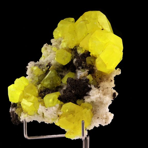 Soufre. 275.0 ct.