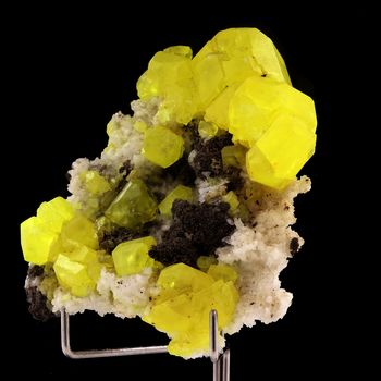 Soufre. 275.0 ct.
