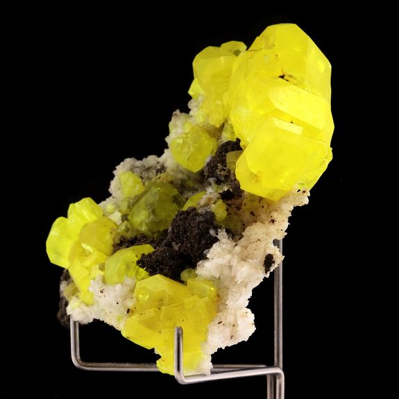 Soufre. 275.0 ct.